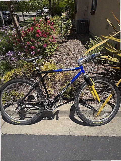 GT Karakoram blue flame mountain bike